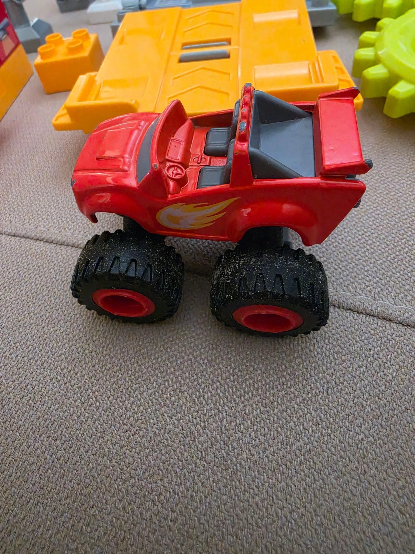 Blaze et les monster machines: Garage Axle City – photo 2